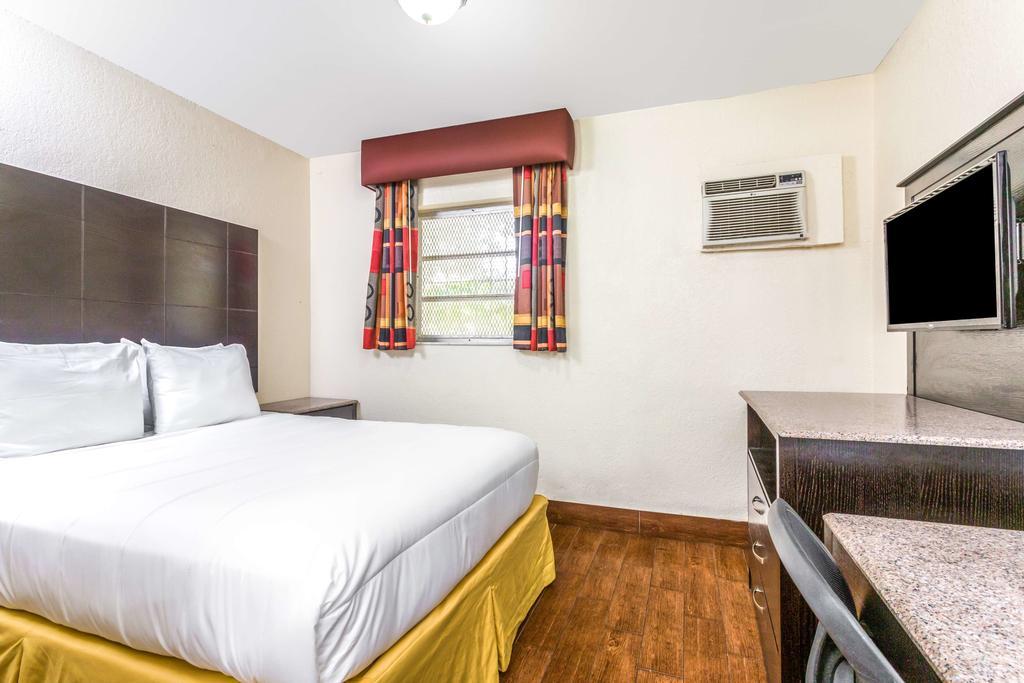 Econo Lodge Inn & Suites Florida City Ngoại thất bức ảnh